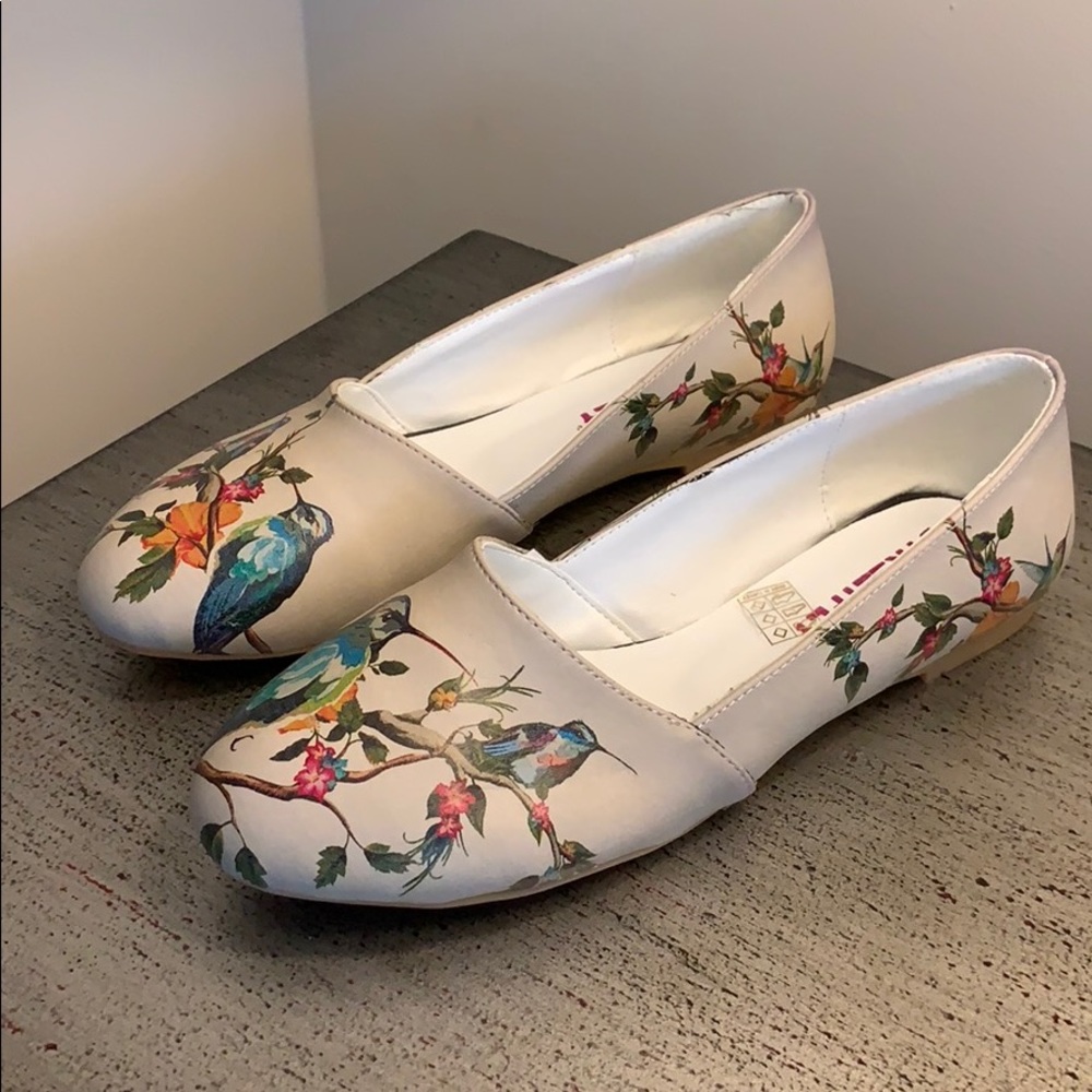 Hummingbird Ballet Flats